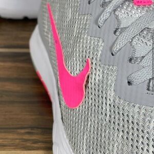 Nike Flex Experience RN 4 Womens Sz 10 Running Shoes Gray Pink Trainers Sneakers